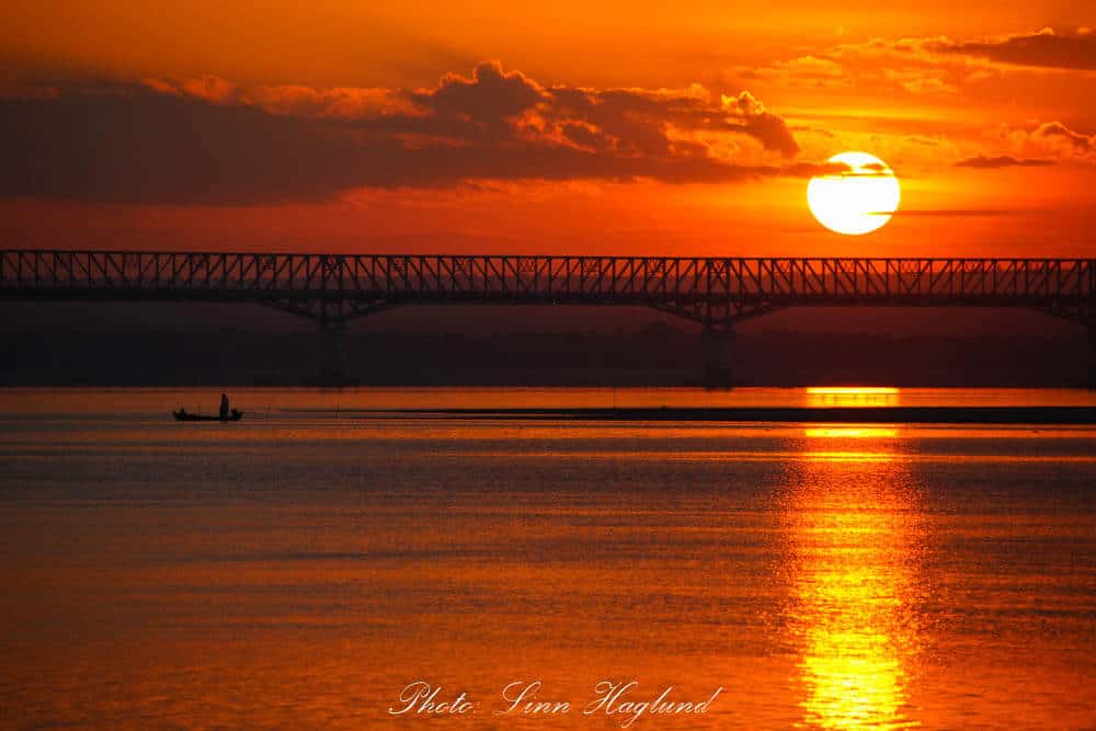 Sunrise on a boat trip between Bagan and Mandalay