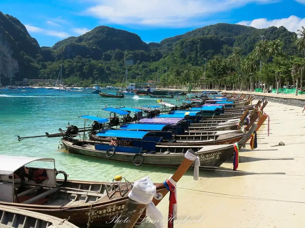 Long tail boats