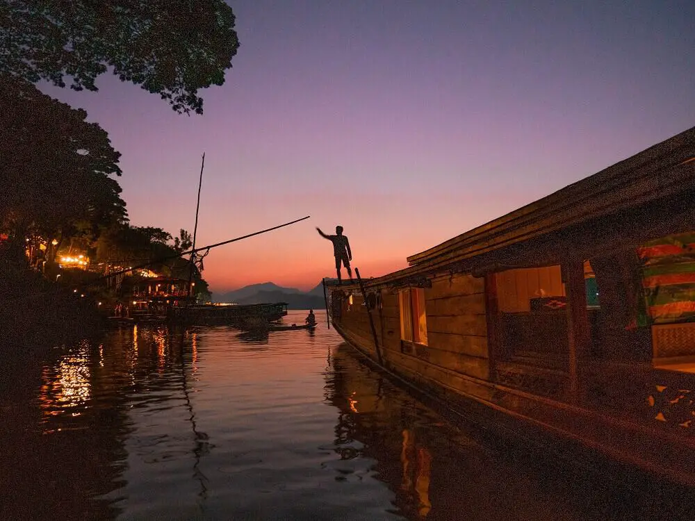 Photo by Darja - sunset in Laos