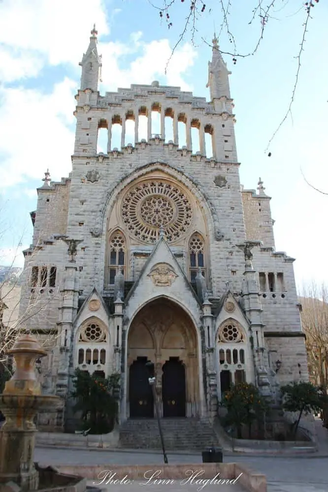 Mallorca road trip Soller catedral