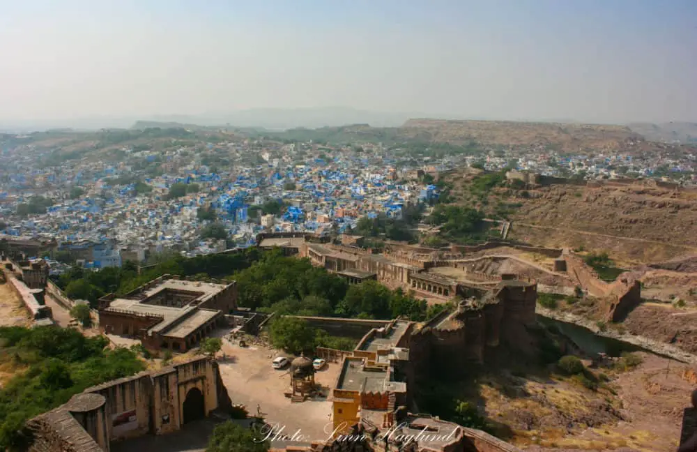Mehrangarh Fort is one of the obligatory places to visit in Jodhpur in 2 days and has spectacular views over the Blue City