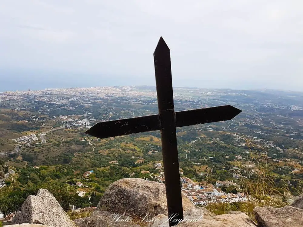 Views from Sierra de Mijas over Mijas Pueblo and all the way down to Fuengirola