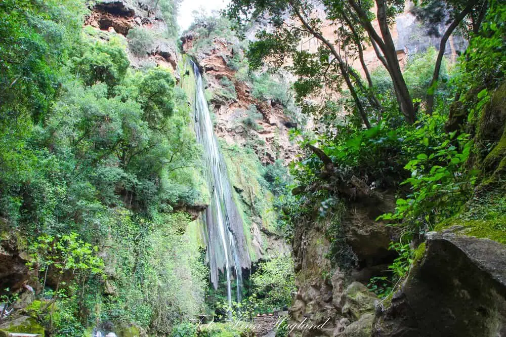 With 7 days in Morocco it is a must to hike to Akchour waterfall