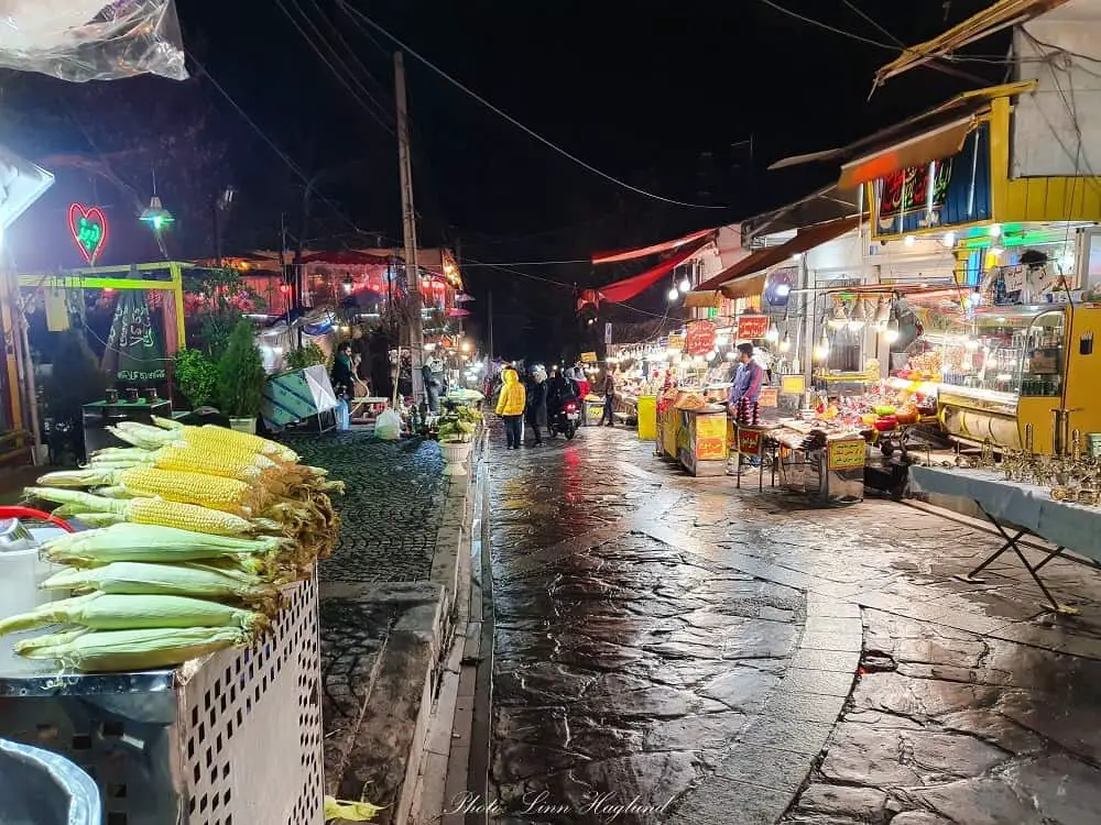 Street food in Darband at night