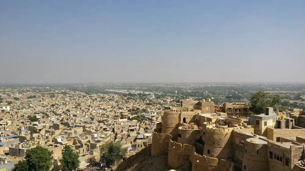 Jaisalmer Fort is one of the obligatory places in Rajasthan to visit
