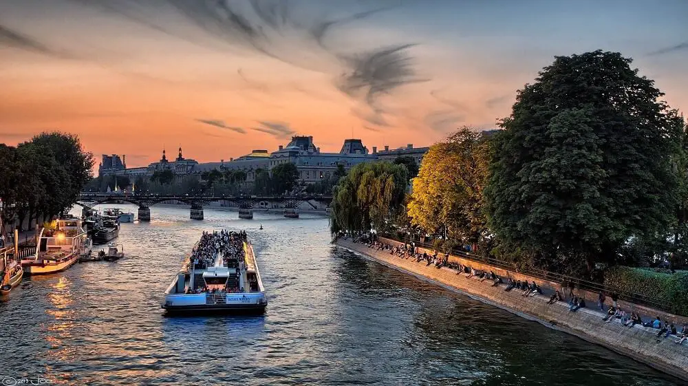 Boat trip along the Seine is a must during 4 days in Paris