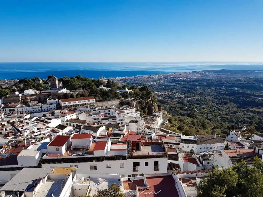 Things to see in Mijas are the amazing views from the mountains