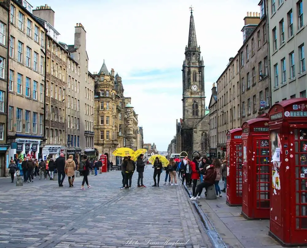 Travel to Edinburgh for winter city breaks