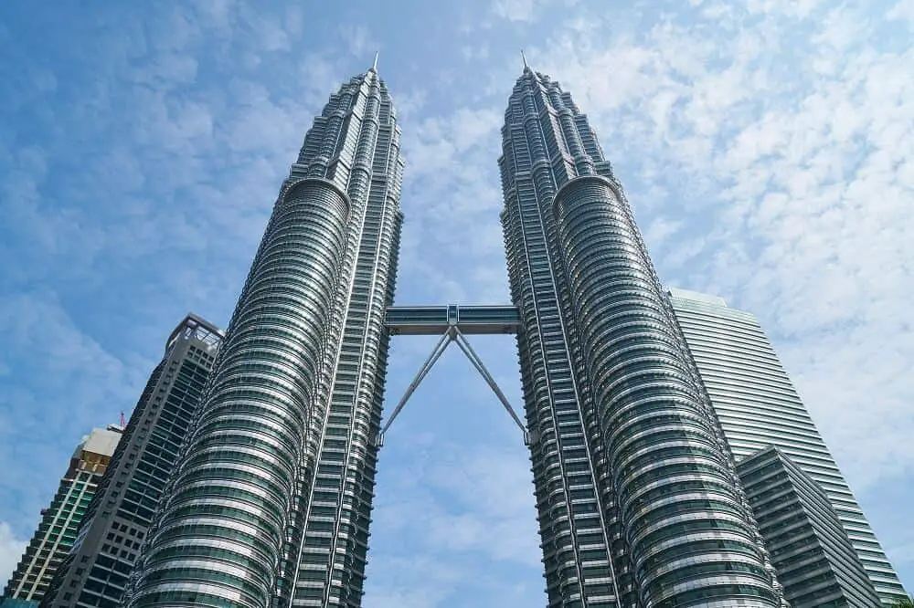 Famous buildings in Asia - Petronas Twin Towers