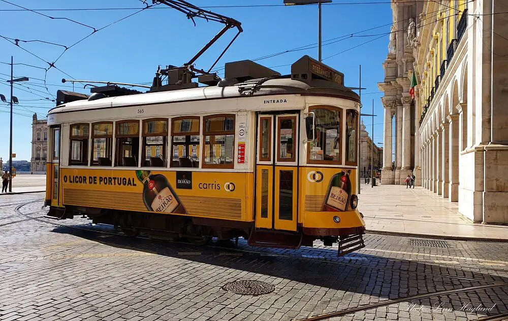 Photo spots in Lisbon - yellow tram