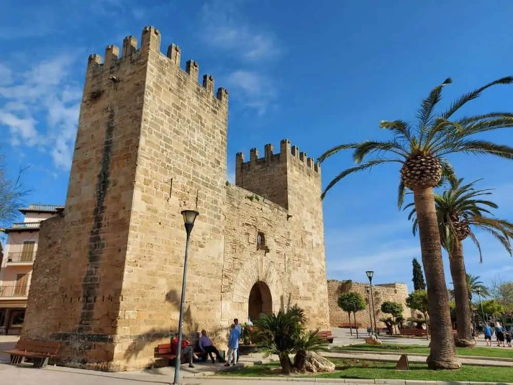 costal towns in Spain - Alcudia old town