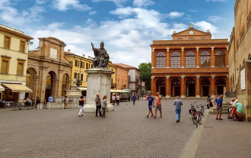 is it worth visiting Bologna - Piazza Cavour Square
