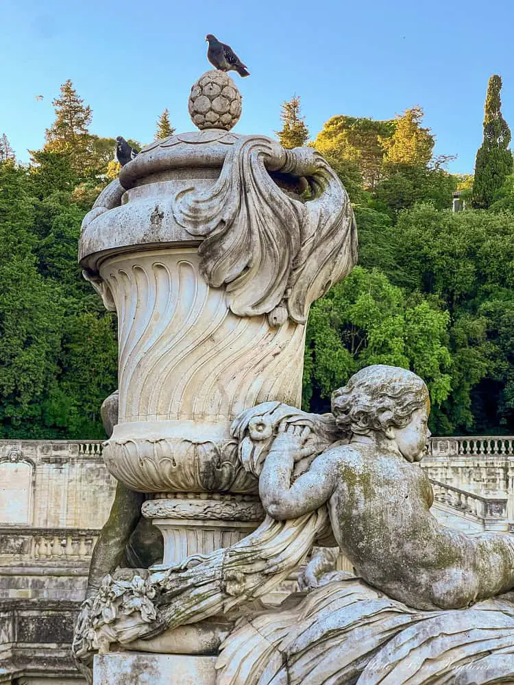 Statue of a boy in Nimes.