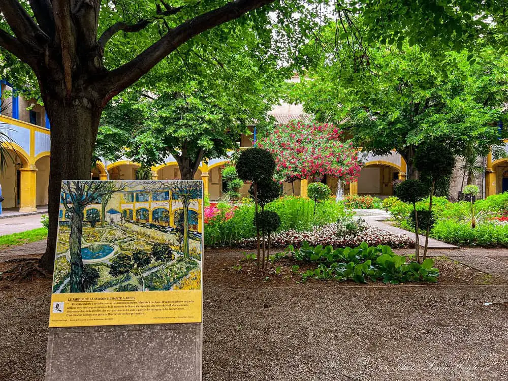 Things to do in one day in Arles - Van Gogh replica in front of the garden of Hotel Dieu, looking the same today.