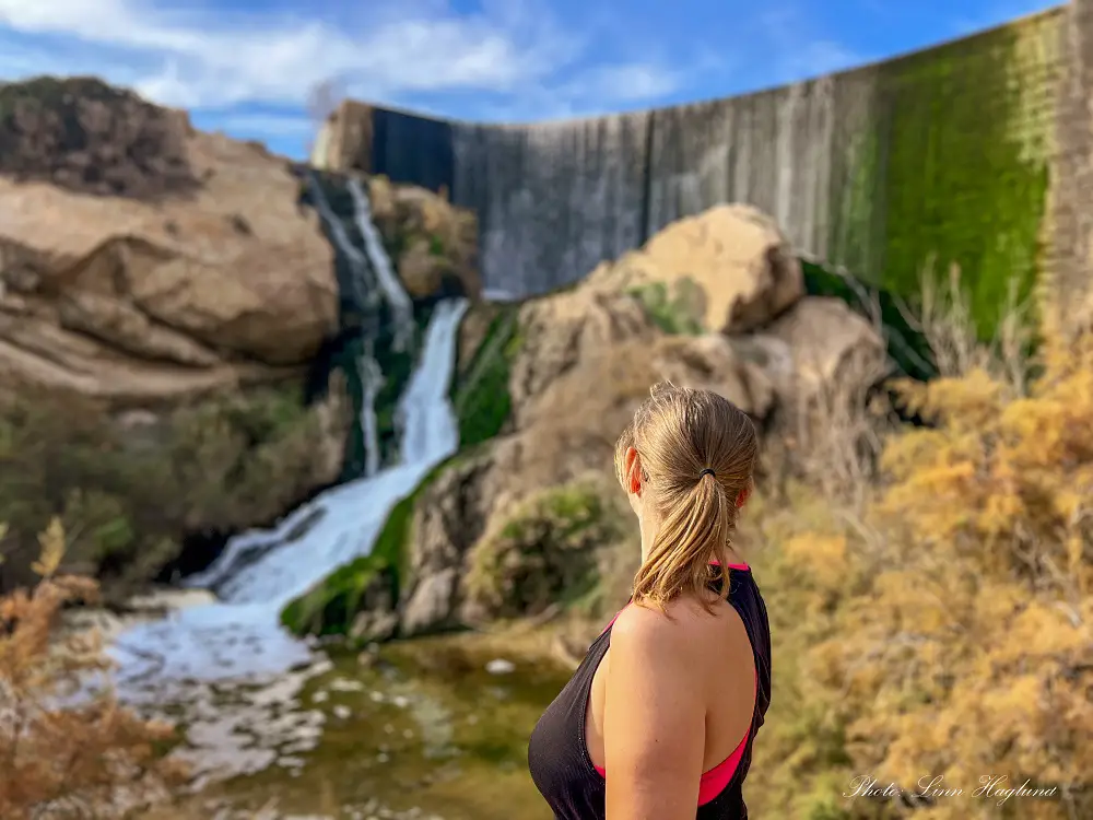 Me looking at the dam of Pantano de Elche.