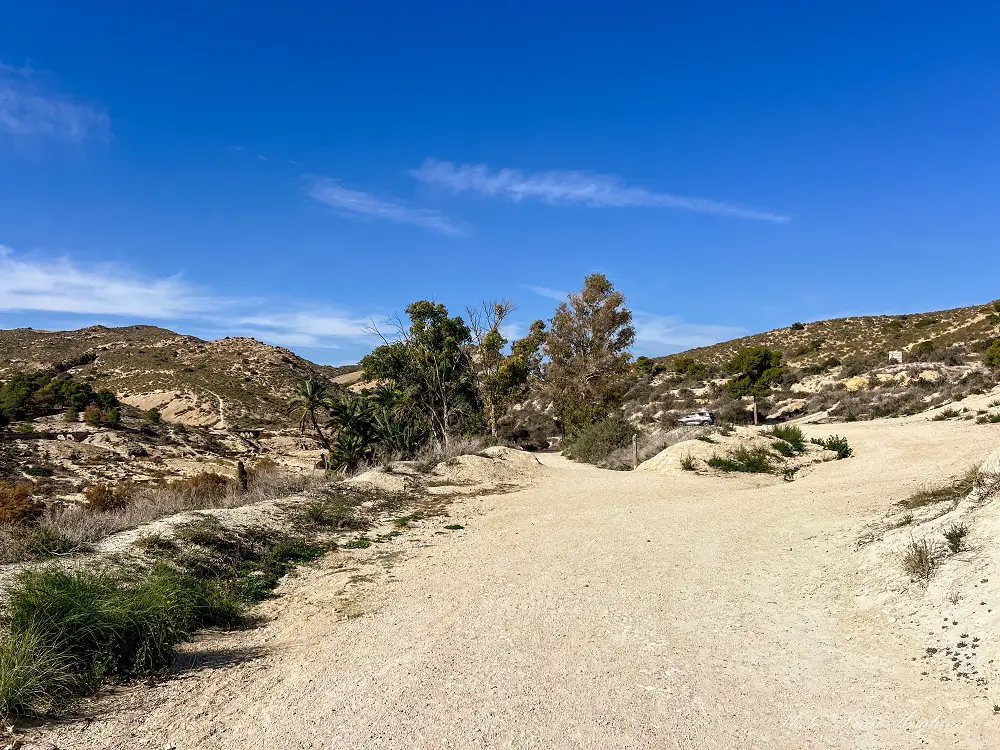 The trailhead of Pantano de Elche hike.