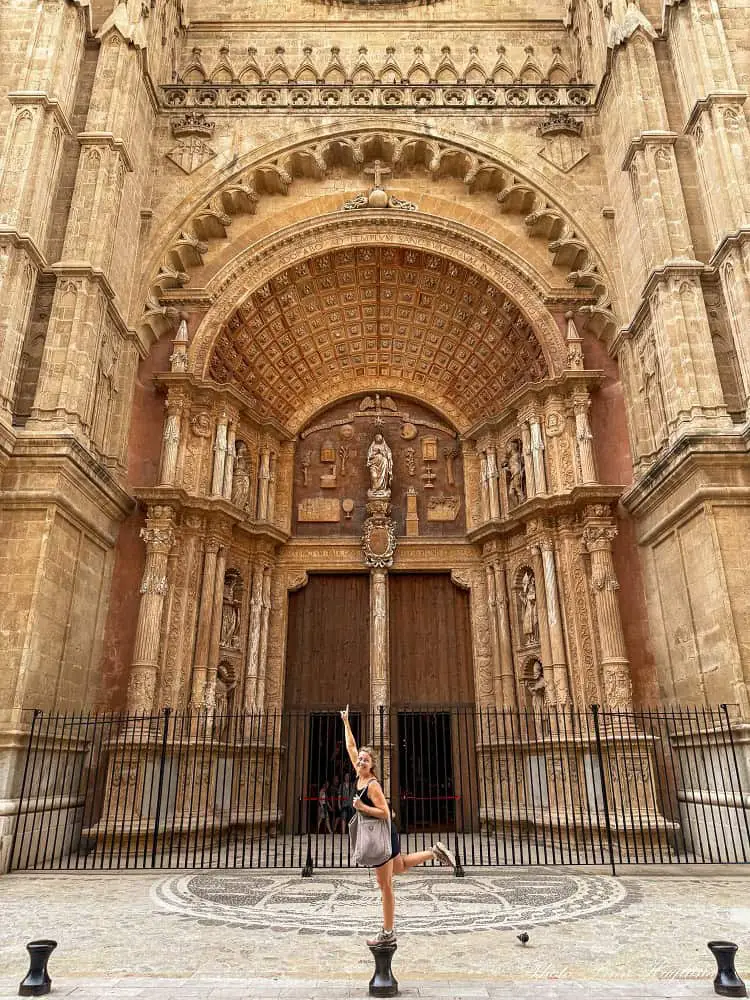 Me in front of Palma Cathedral.